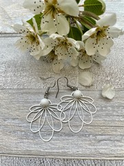 ORECCHINI FILIGRANA FIORE BIANCO