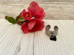 ANELLO IN ACCIAIO CUORE SMALTATO NERO