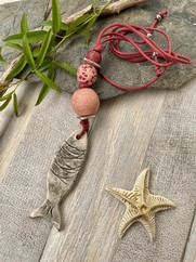 CIONDOLO IN CERAMICA PESCE GRIGIO ROSA