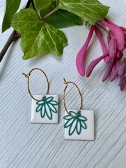 CREOLE TARGETTA CON FIORE DI LOTO BIANCO