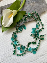 COLLANA UNCINETTO FOGLIE VETRO VERDI 
