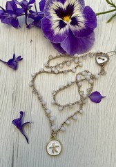 COLLANA UNCINETTO CORTA TARGHETTA BIANCA