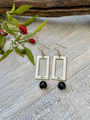 ORECCHINI RETTANGOLI AVORIO SMALTATO