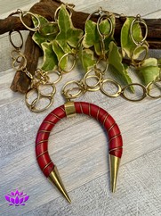 COLLANA CON CORNO AMARANTO