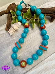 COLLANA IN RESINA AZZURRO 
