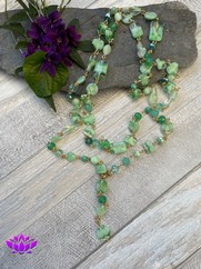 COLLANA LUNGA CON PERLE DI VETRO ACQUAMARINA