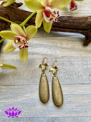 ORECCHINI GOCCIA IN RESINA E FOGLIE ORO